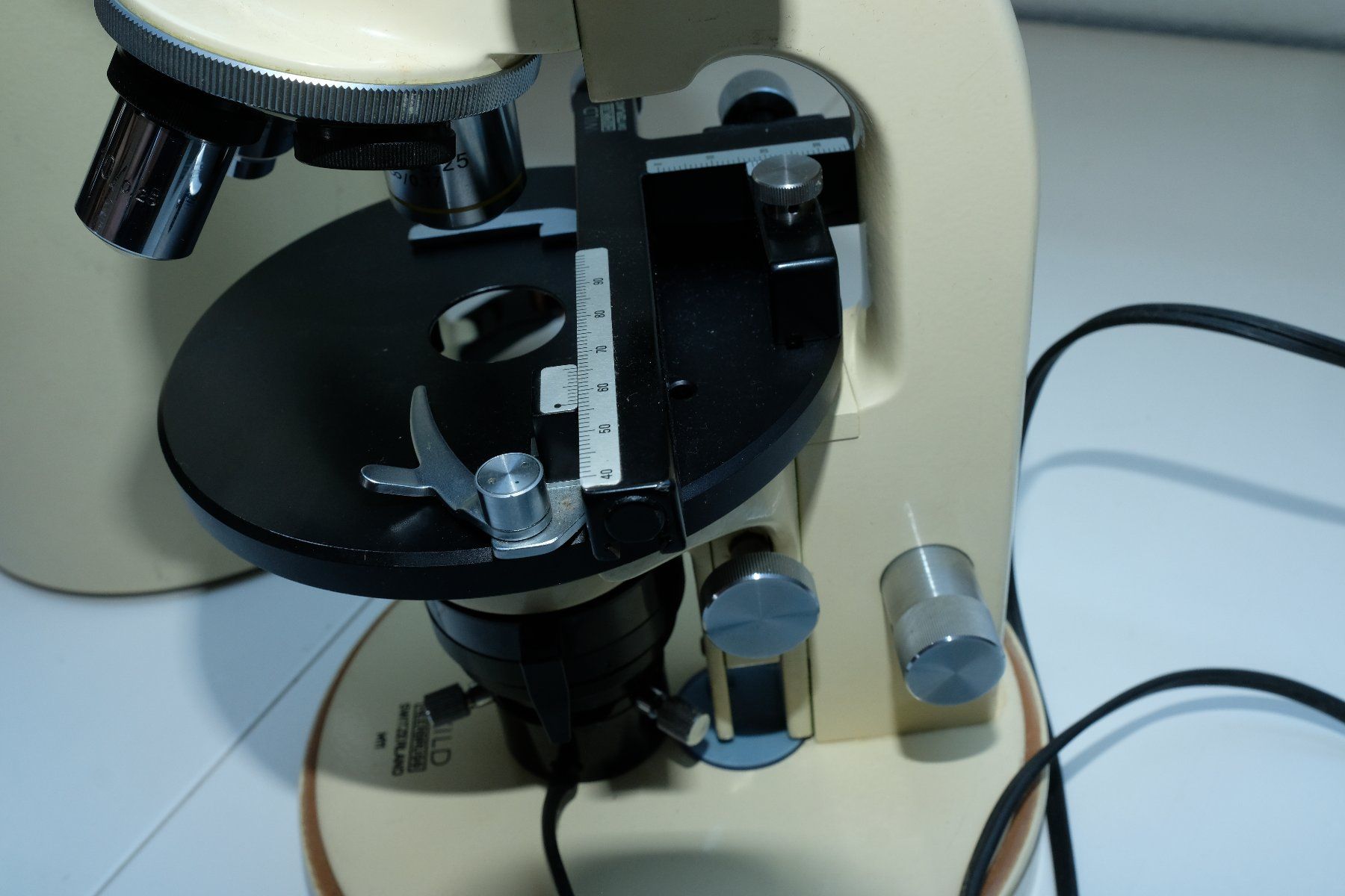 Wild Microscopi: Wild Herrbrugg M11 Mikroskop Binokular – Usato da Zürich venduto da Tenos 5