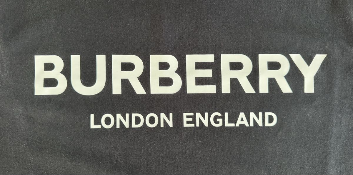 Burberry T-shirt: (Original) Burberry T-Shirt - Black – Usato da St. Gallen venduto da Asmolon 2