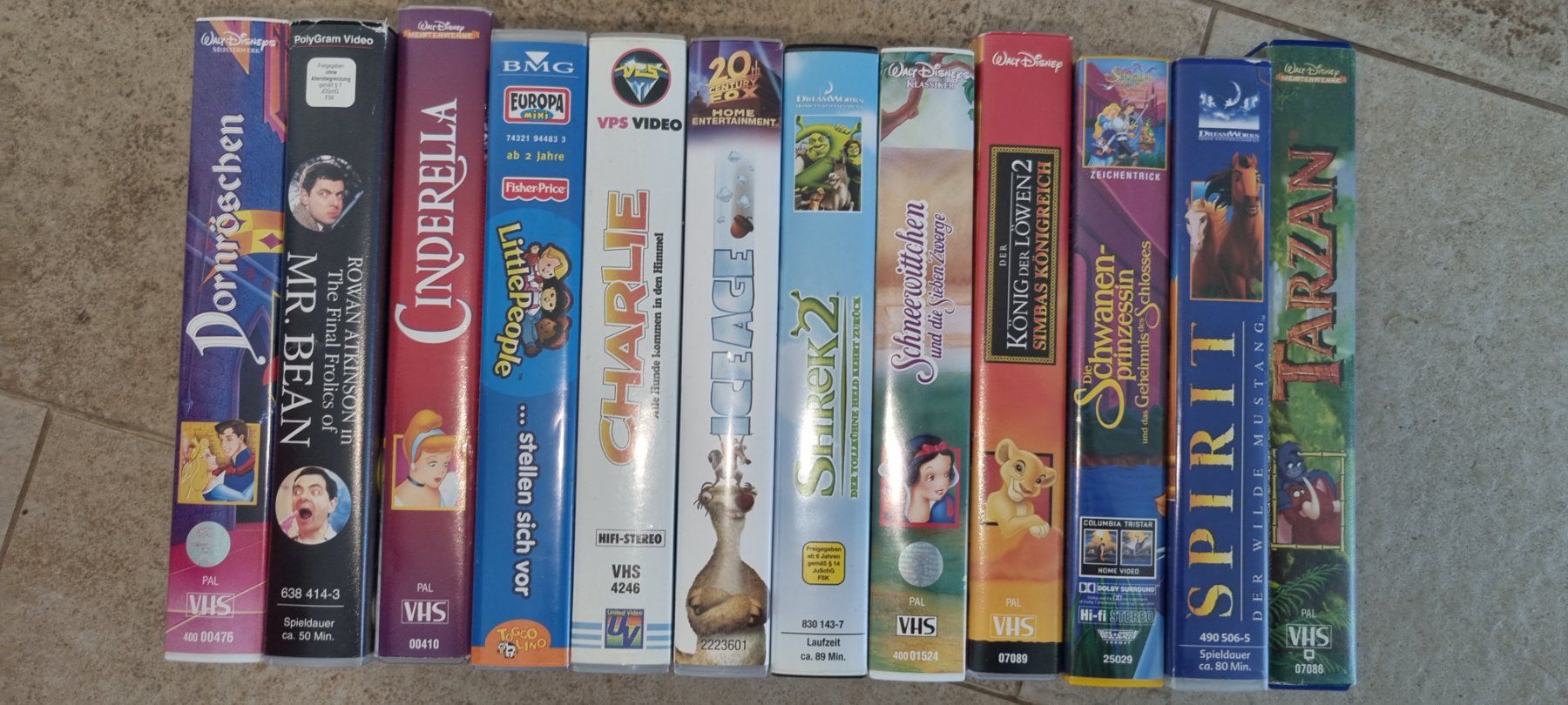 Alle VHS: 12 VHS Videokassetten – Gebraucht aus Grossdietwil von GNOM313