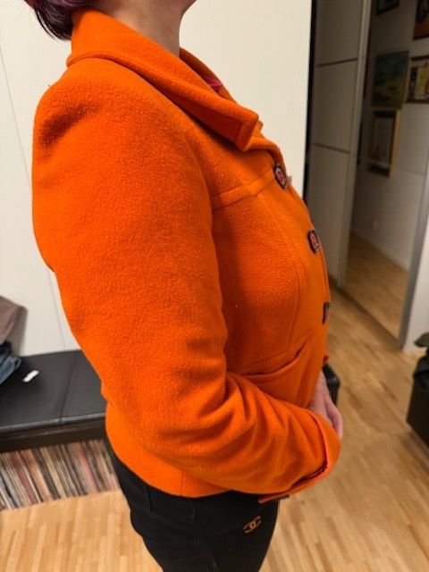 Cappotti: Mantel von Di Roberto, Farbe Orange – Usato da Winterthur venduto da projectcleanup 3