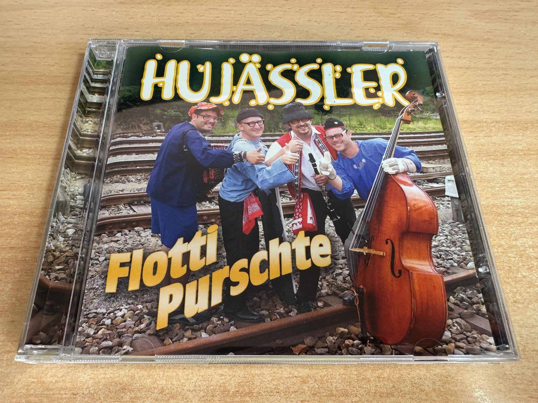CD: X0 Hujässler - Flotti Purschte – Usato da Rikon im Tösstal venduto da Alpenmutz