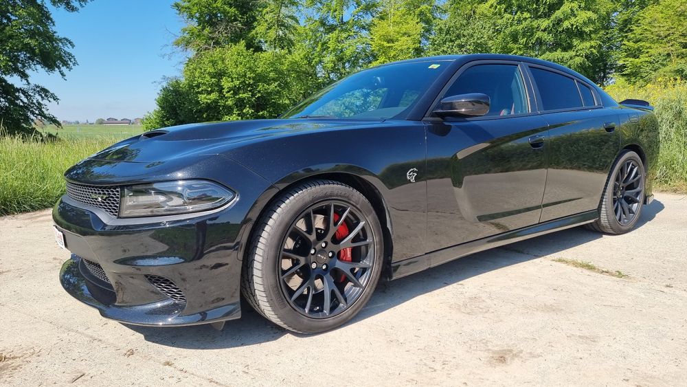 Dodge Charger Hellcat 717cv