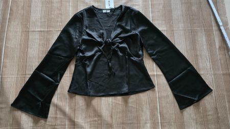 🆕️ MEET ME THERE Satin Top - S/M - Bell Sleeves 6️⃣