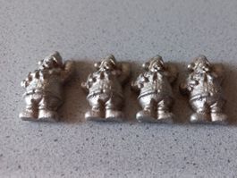4 Zwerge aus Metall,