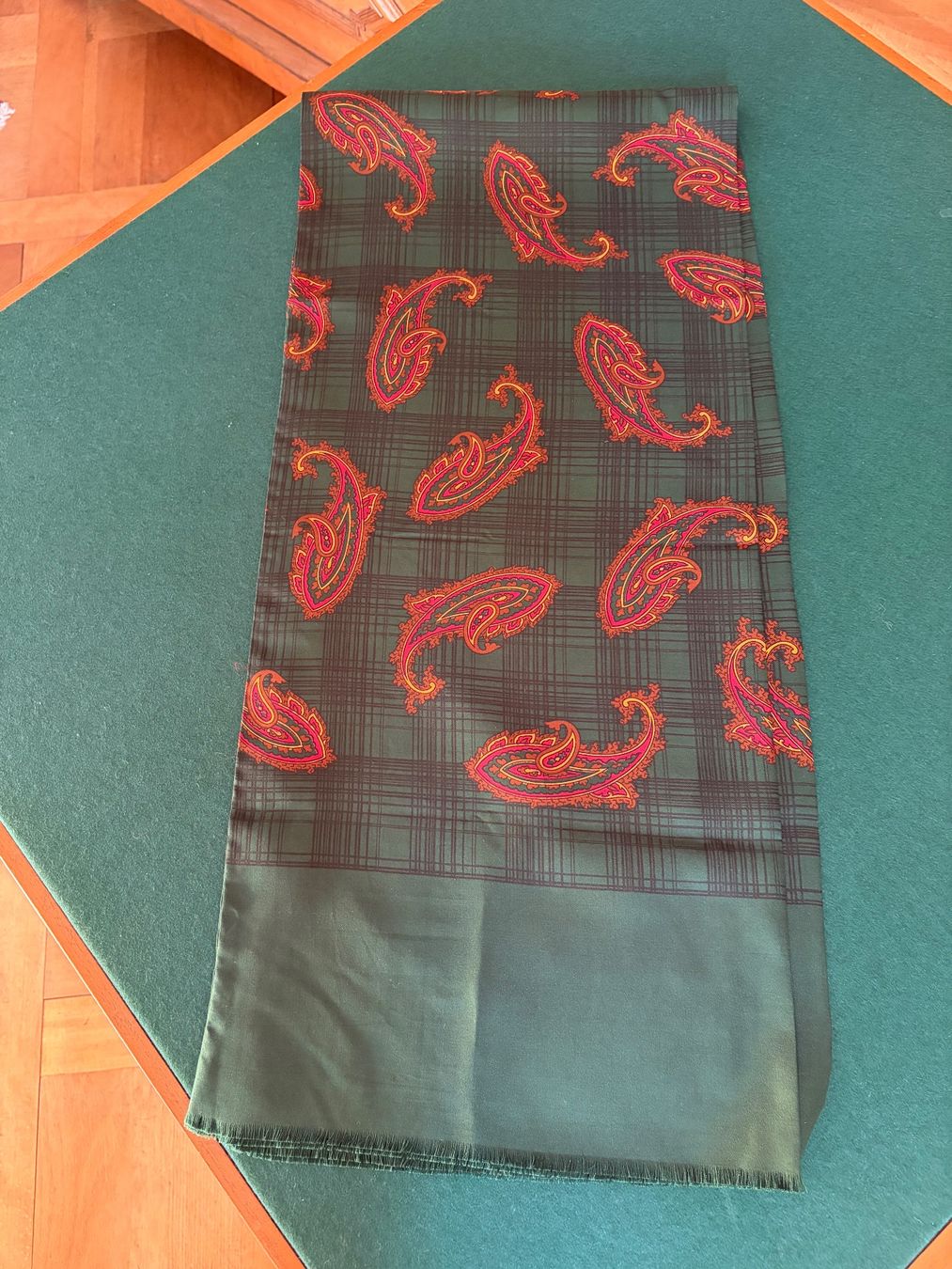 Foulards, Tücher & Schals: 100% Silk Scarf / double-layered /  Condition: New – Neu (gemäss Beschreibung) aus Interlaken von Bona55 6