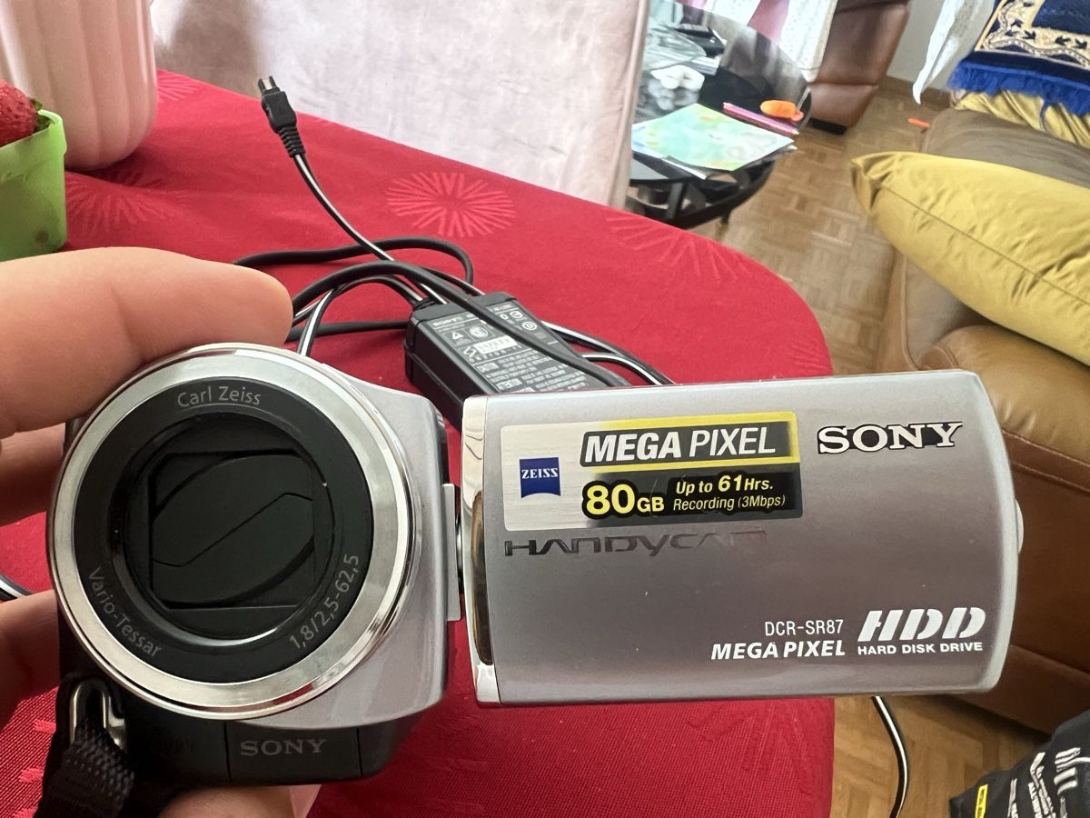 Sony Videocamere: Sony Handycam DCR-SR87 – Usato da Zürich venduto da jao_2bx7 4