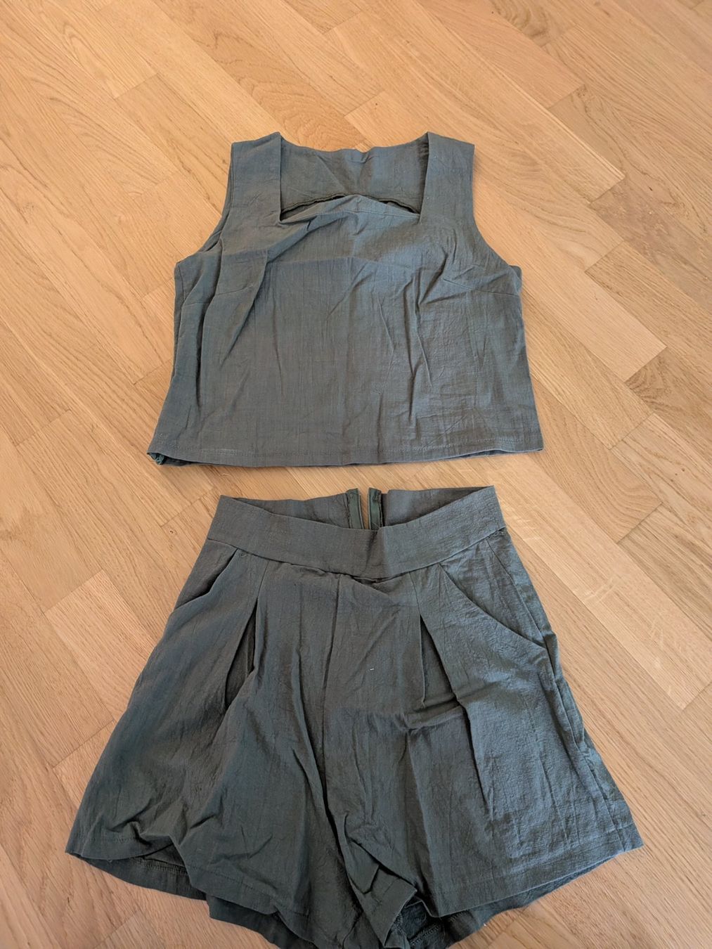 Lotti di vestiti: Damen Set Top und Shorts Grösse S neu – Nuovo e nell'imballaggio originale da St. Gallen venduto da HannahIten