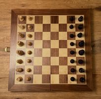 Schachspiel Holz klappbar mit Figuren sehr guter Zustand