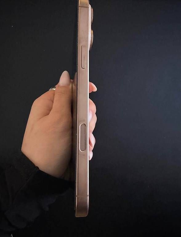 Apple Telefoni cellulari / Smartphones: IPHONE 16 PRO MAX 512 GB – Usato da La Tour-de-Peilz venduto da aliouuuuu 4