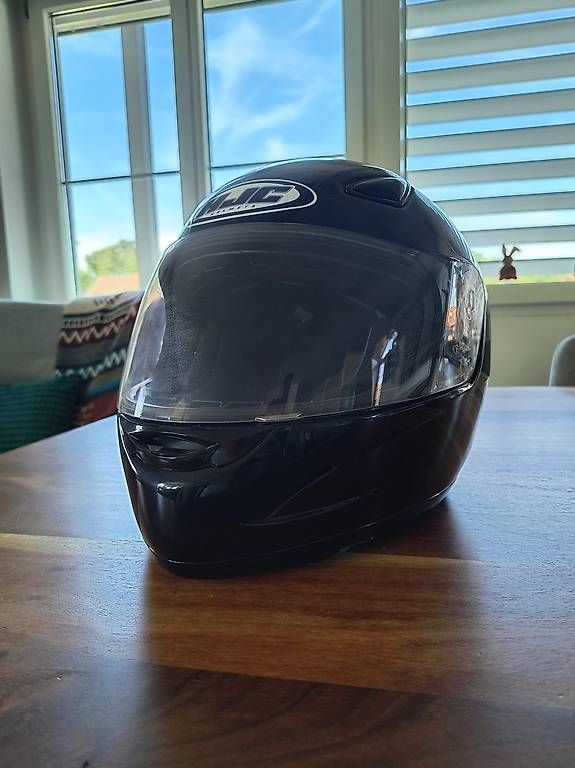 HJC Casques & visières: Motorradhelm in top Zustand! – D'occasion à Glattfelden par jul_w6p9
