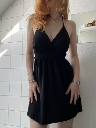 Flowy black mini dress - size s