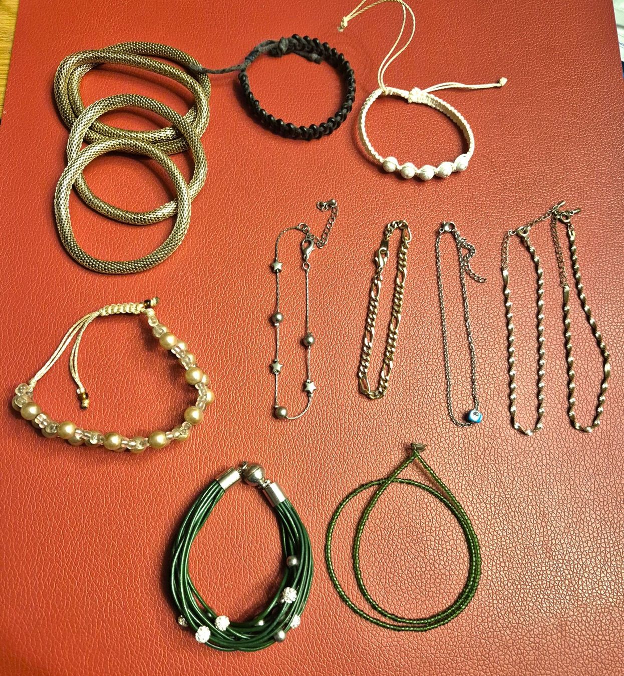 Bracciali & Braccialetti: 11 Damen Armbänder, Modeschmuck – Usato da Zeiningen venduto da Carettacaretta69