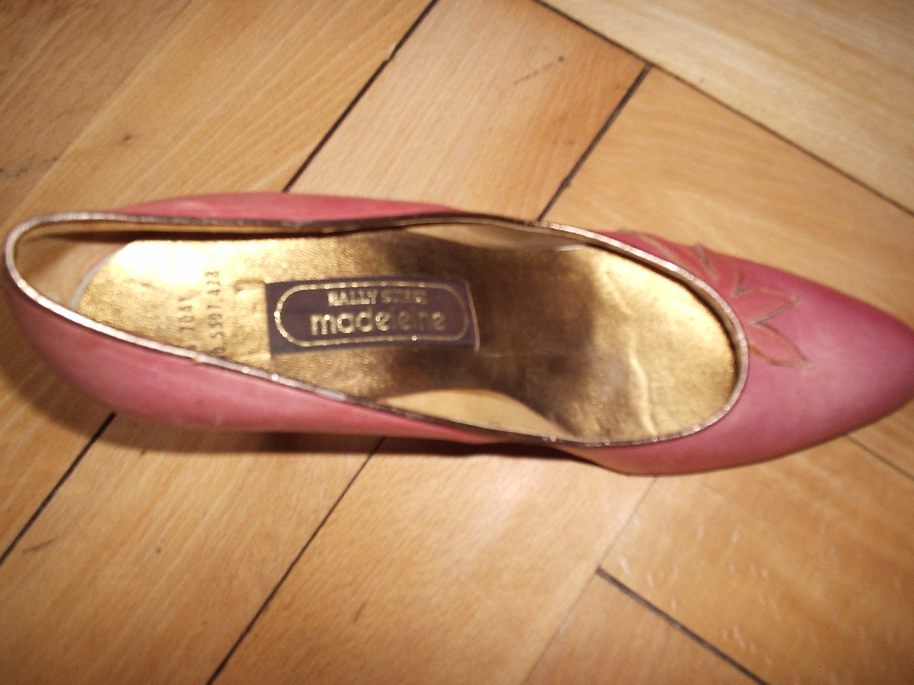 Bally Scarpe da donna: Original BALLY  Suisse Gr.7,5 – Difettoso da glarus venduto da Engel_888 1