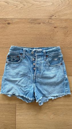 Levis Rib Cage Shorts, Grösse 24, Top Zustand!