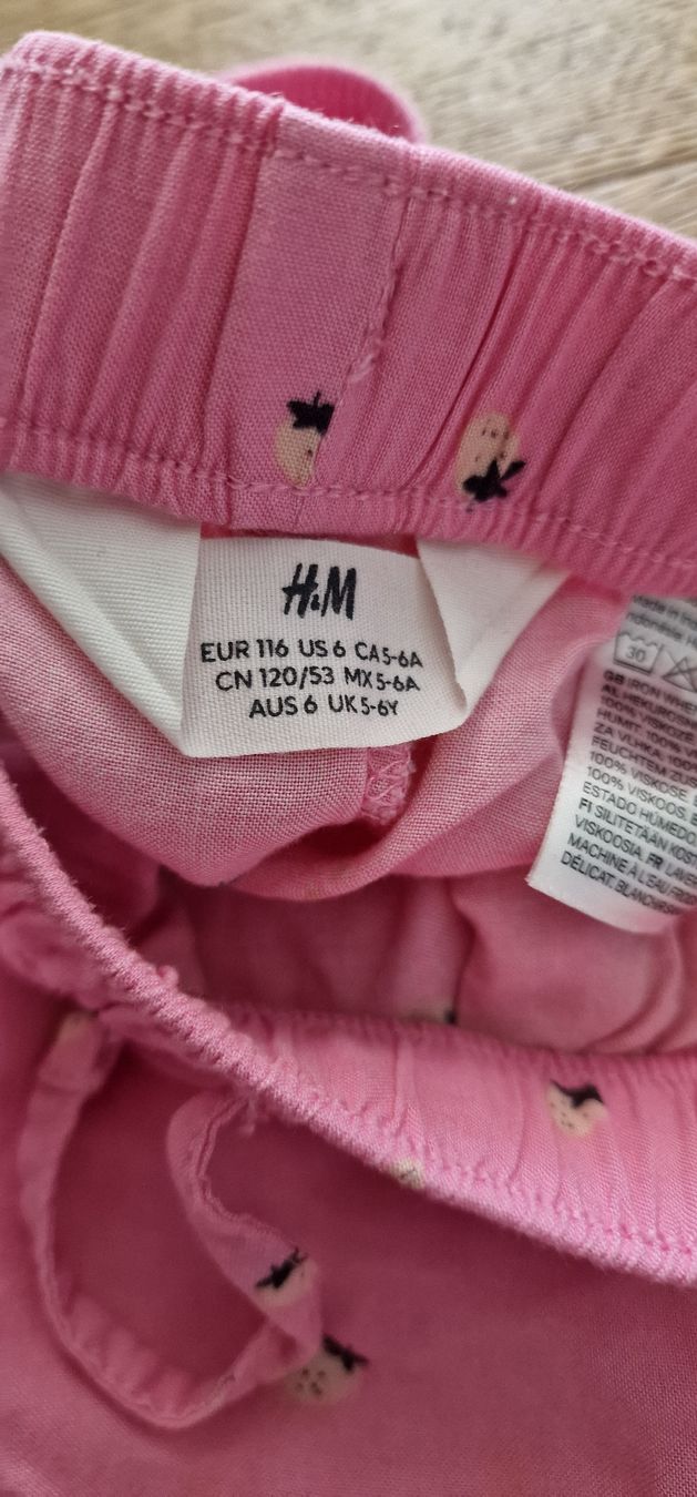 H&M Ensembles coordonnés: Soomerhose H&M 110 und 116 – D'occasion à Emmenbrücke par Nadmorebiti 1