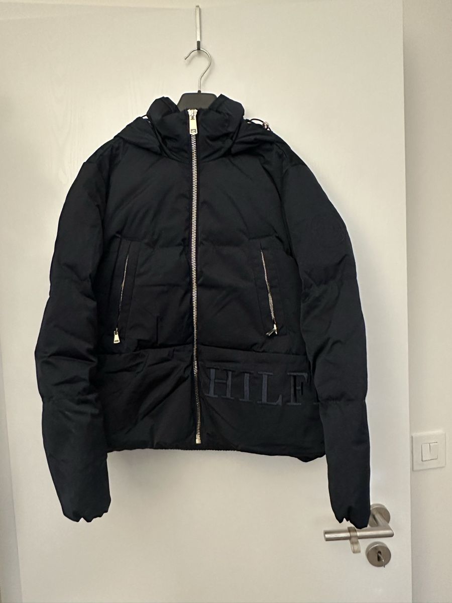 Tommy Hilfiger Giacche: Doudoune Tommy Hillfiger – Nuovo e nell'imballaggio originale da Lausanne venduto da Liinoa