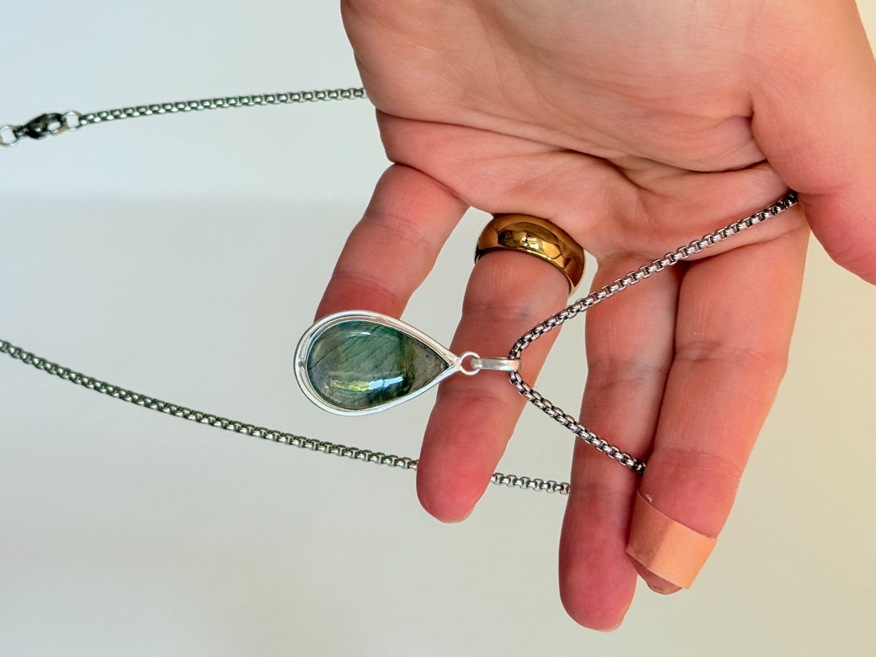 Catenine: Collier avec pendentif larme en labradorite – Nuovo e nell'imballaggio originale da Genève venduto da AGBERG 8