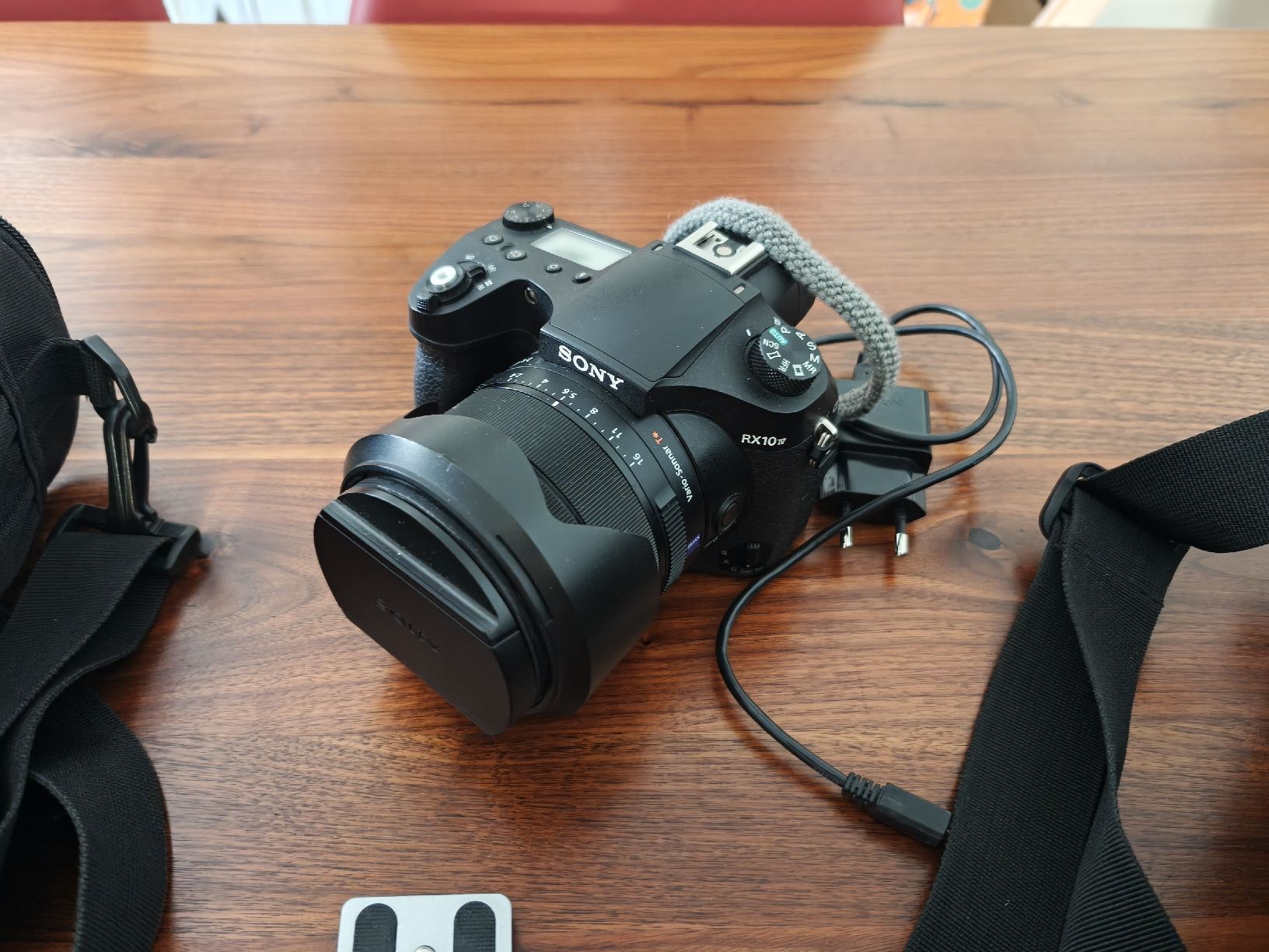 Sony Kamera: Sony Rx10 Mark IV – Gebraucht aus Cugnasco von Taz25