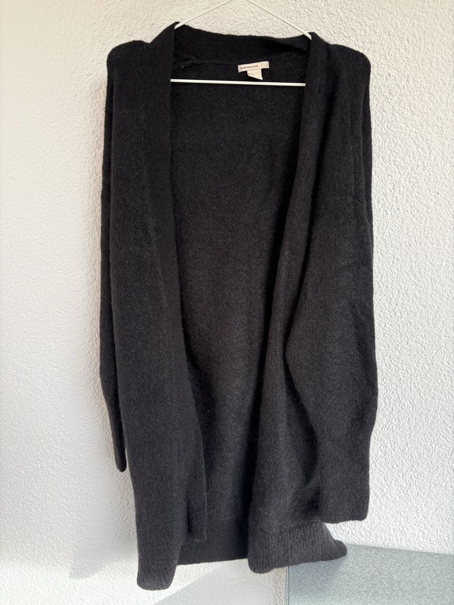 H&M Maglioni & Felpe: Schwarzer Cardigan (H&M) – Usato da Zürich venduto da selii