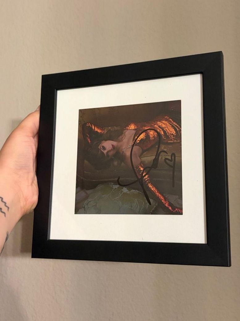 Poster & Bilder: Taylor Swift Original Autogramm – Neu (gemäss Beschreibung) aus Rothrist von cheyenne.schenk