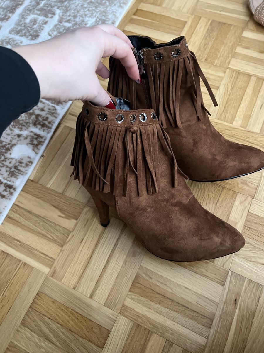 Scarpe da donna: Braune Fransen Stiefel (Gr. 39) – Usato da Wattwil venduto da skr_94 1