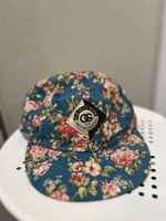 Obey Cap Rue de la Ruine, Blumen