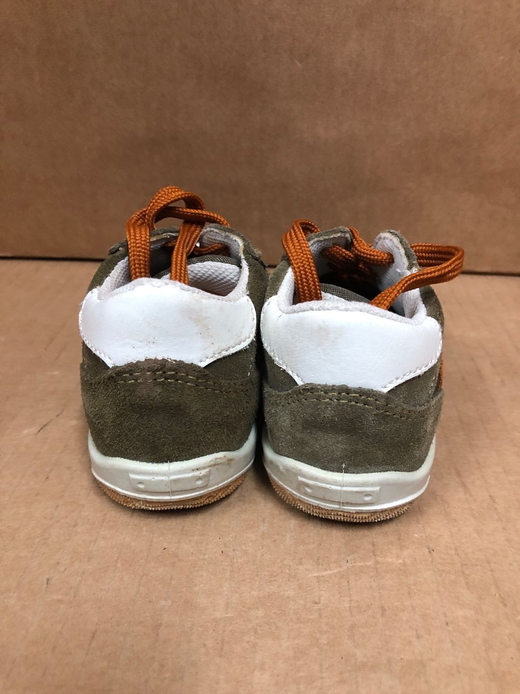 Scarpe da uomo: Turnschuhe dunkelgrün Grösse 23 – Usato da Eschlikon TG venduto da RamonaSt 3