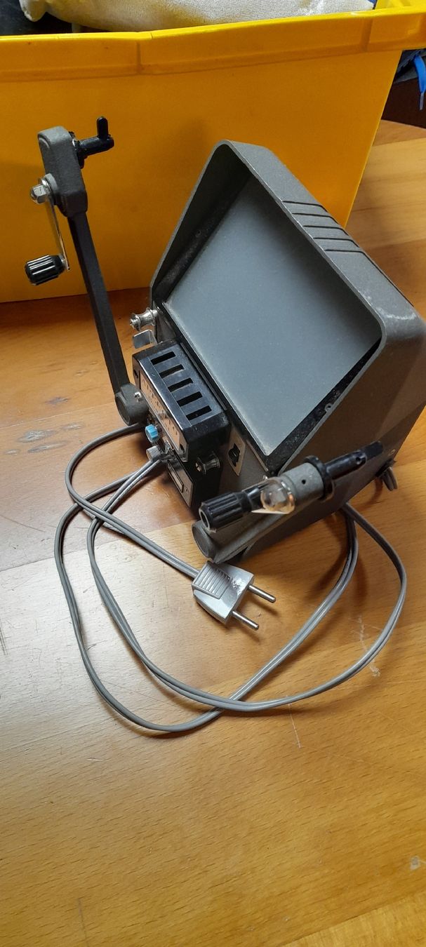 Pellicole: APE FOTO Dualmat Projektor – Usato da Nesslau venduto da Pina 3