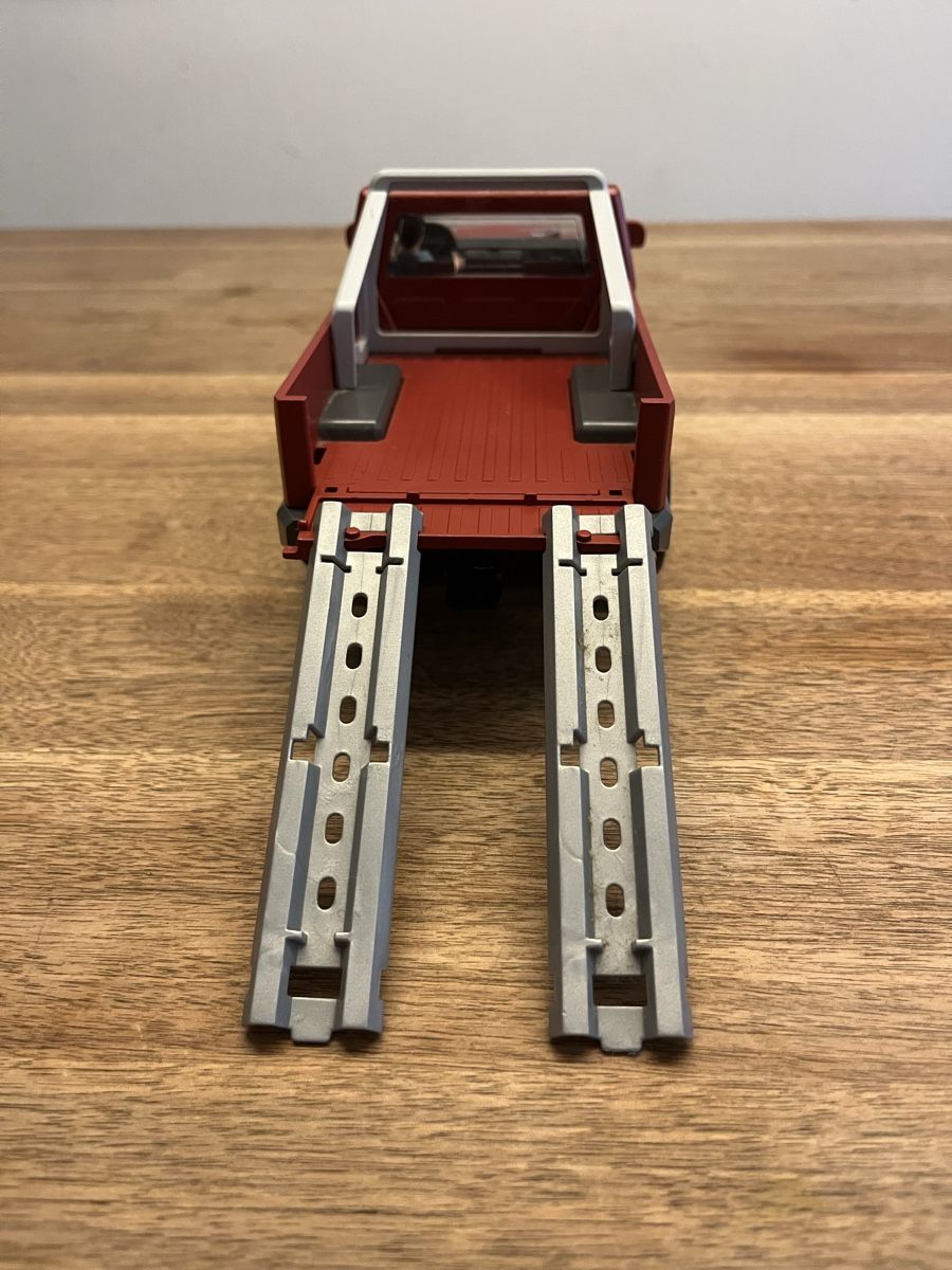 Schleich Giocattoli: Schleich Auto mit Anhänger – Usato da Weesen venduto da D0101D 1