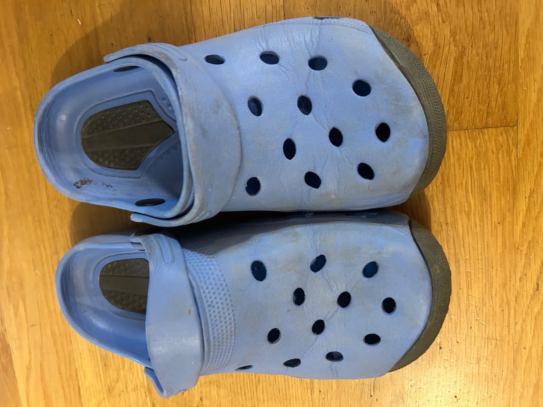 Chaussures hommes: Crocs 36 – D'occasion à Luterbach par time11