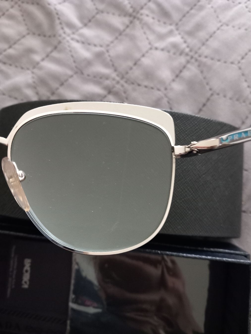 Prada Brillen & Gläser: sunnglase Prada – Gebraucht aus Buchs AG von tac_zz5h 2