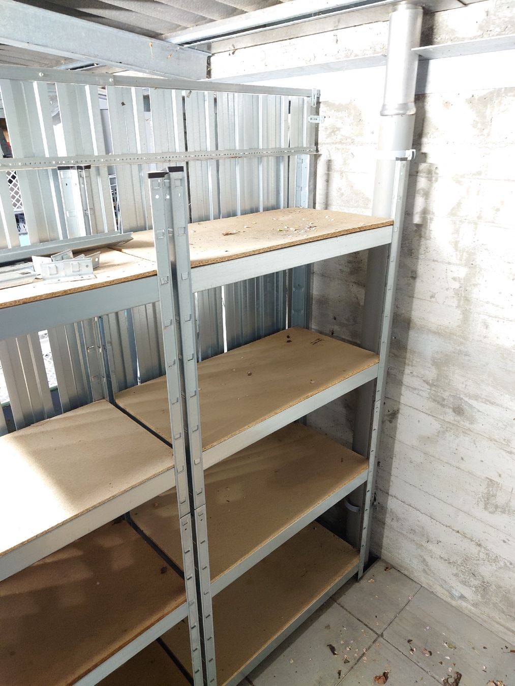 Scaffali: 2 Steckregale mit Holzplatten – Usato da Winterthur venduto da Tenderizer3000 2