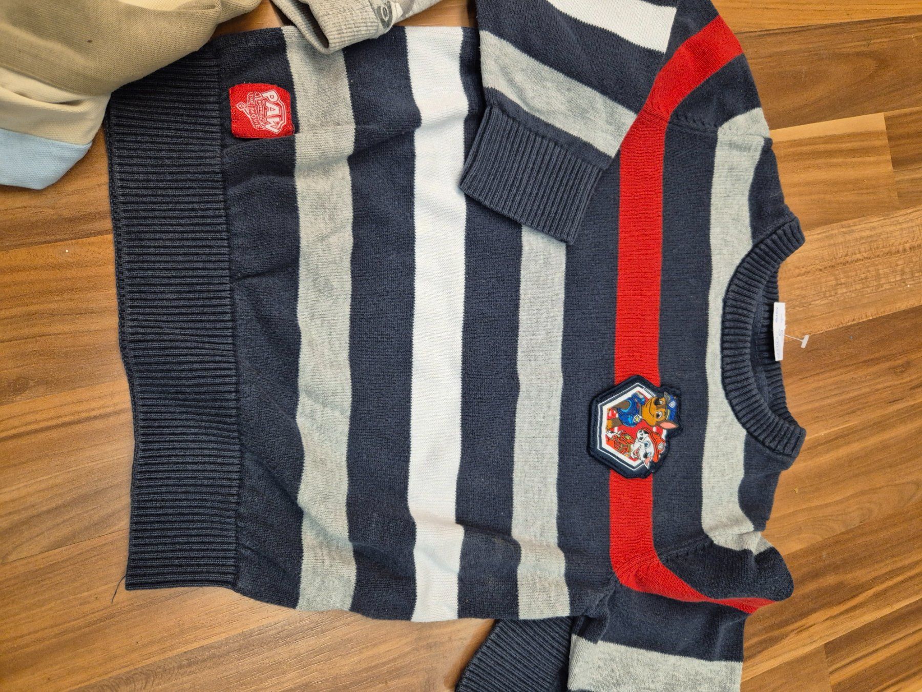 Maglioni & Felpe: 4 Sweatshirt und 1 paw patrol Pulli gr 92 B5 – Usato da Schwarzenburg venduto da flamingo1970 1