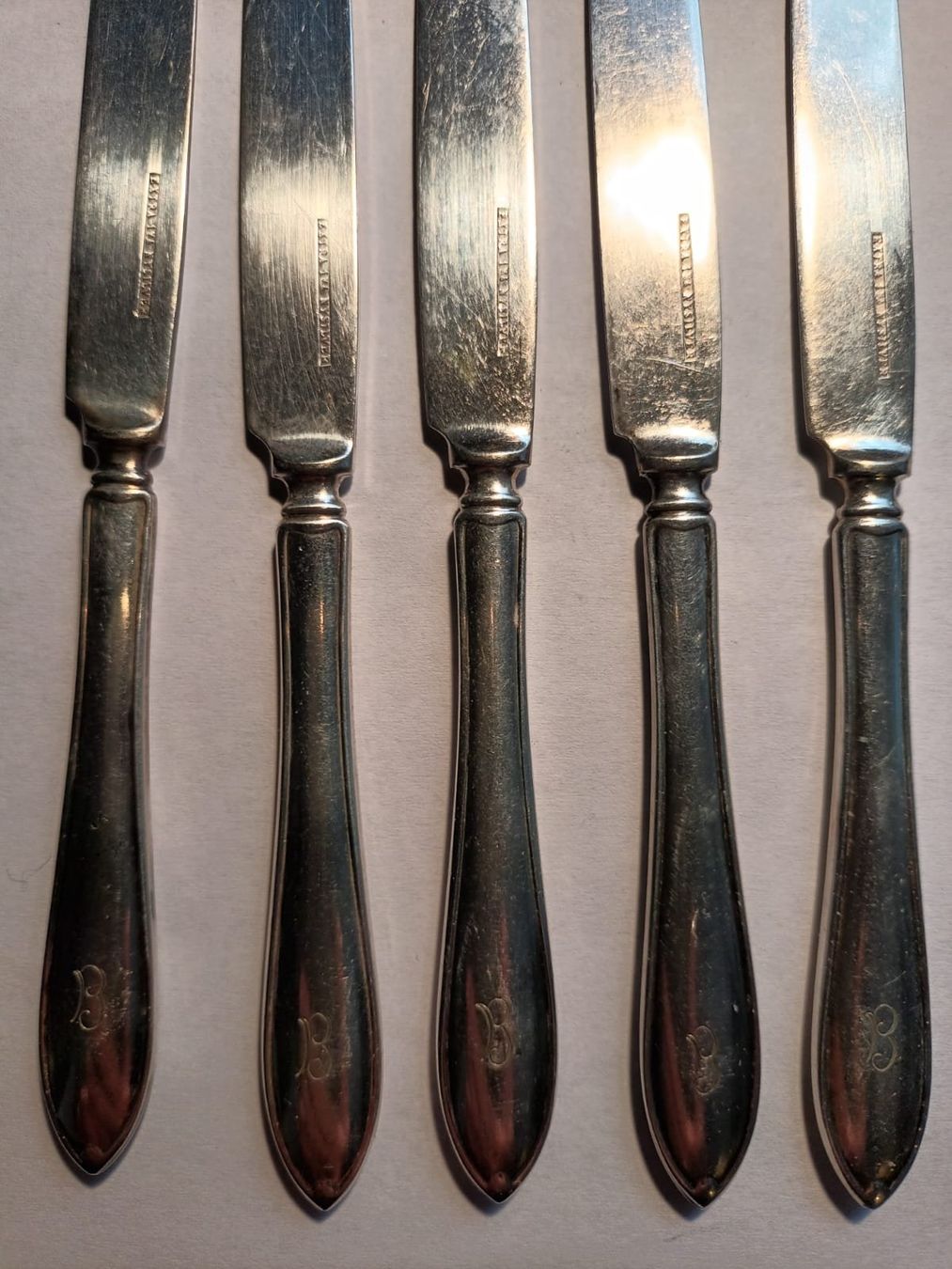 Couverts: Kleine Silber Messer – D'occasion à zurich par Skauktion 1