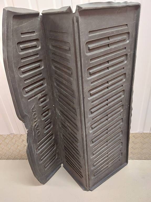 Tutti pezzi di ricambio auto: Grille de protection pour Volvo XC60 – Usato da Martigny venduto da paquito60 2