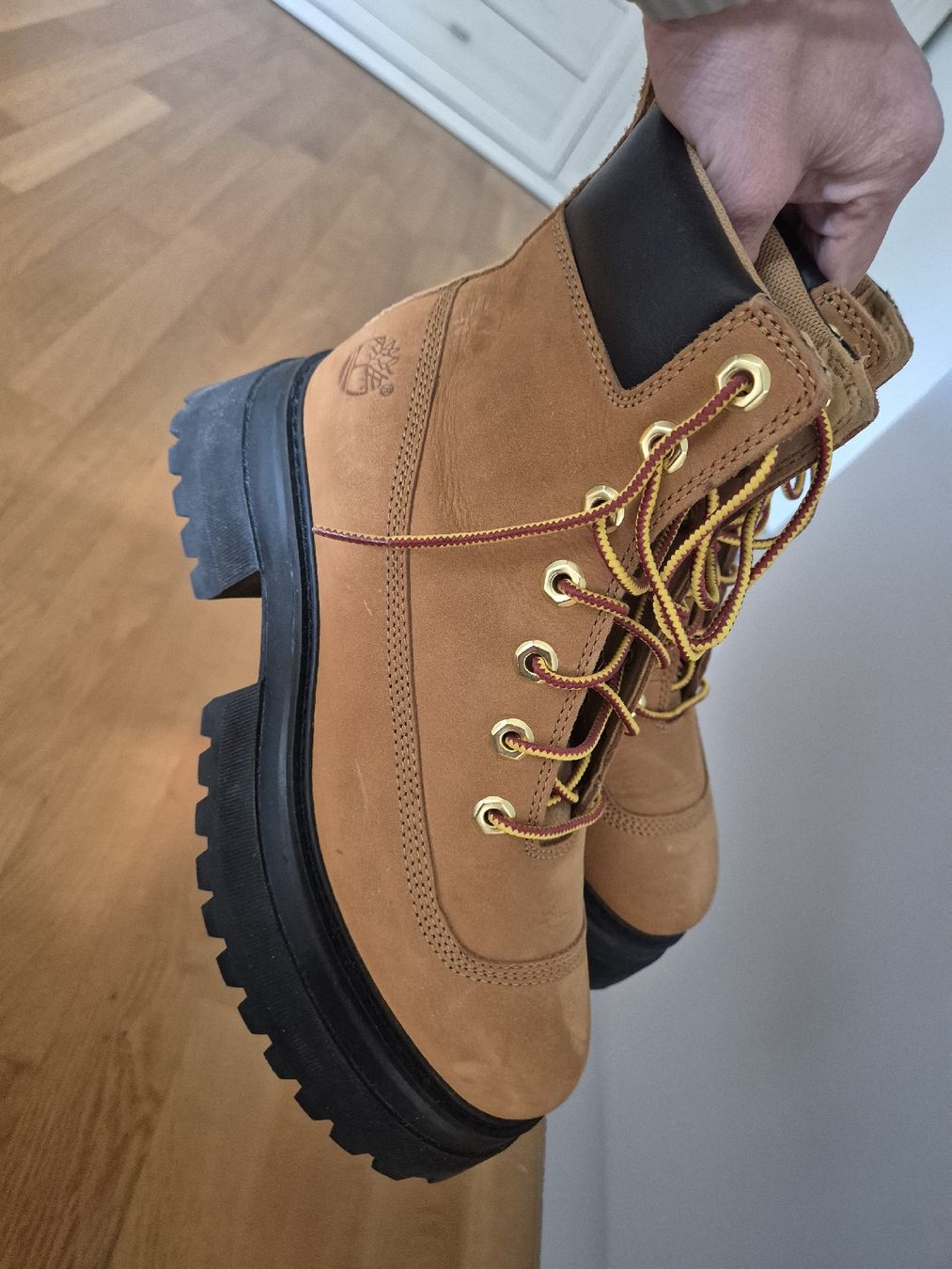 Timberland Scarpe da donna: Timberland Damen Stiefel braun – Nuovo (secondo la descrizione) da Zürich venduto da mit_jz2x