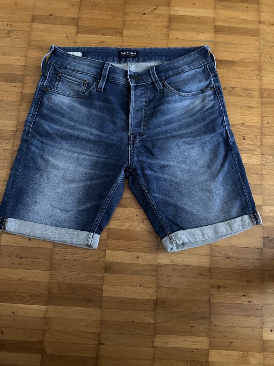 Jeans: Jeans Kurz Jack and Jones – Usato da thun venduto da antonio.guido