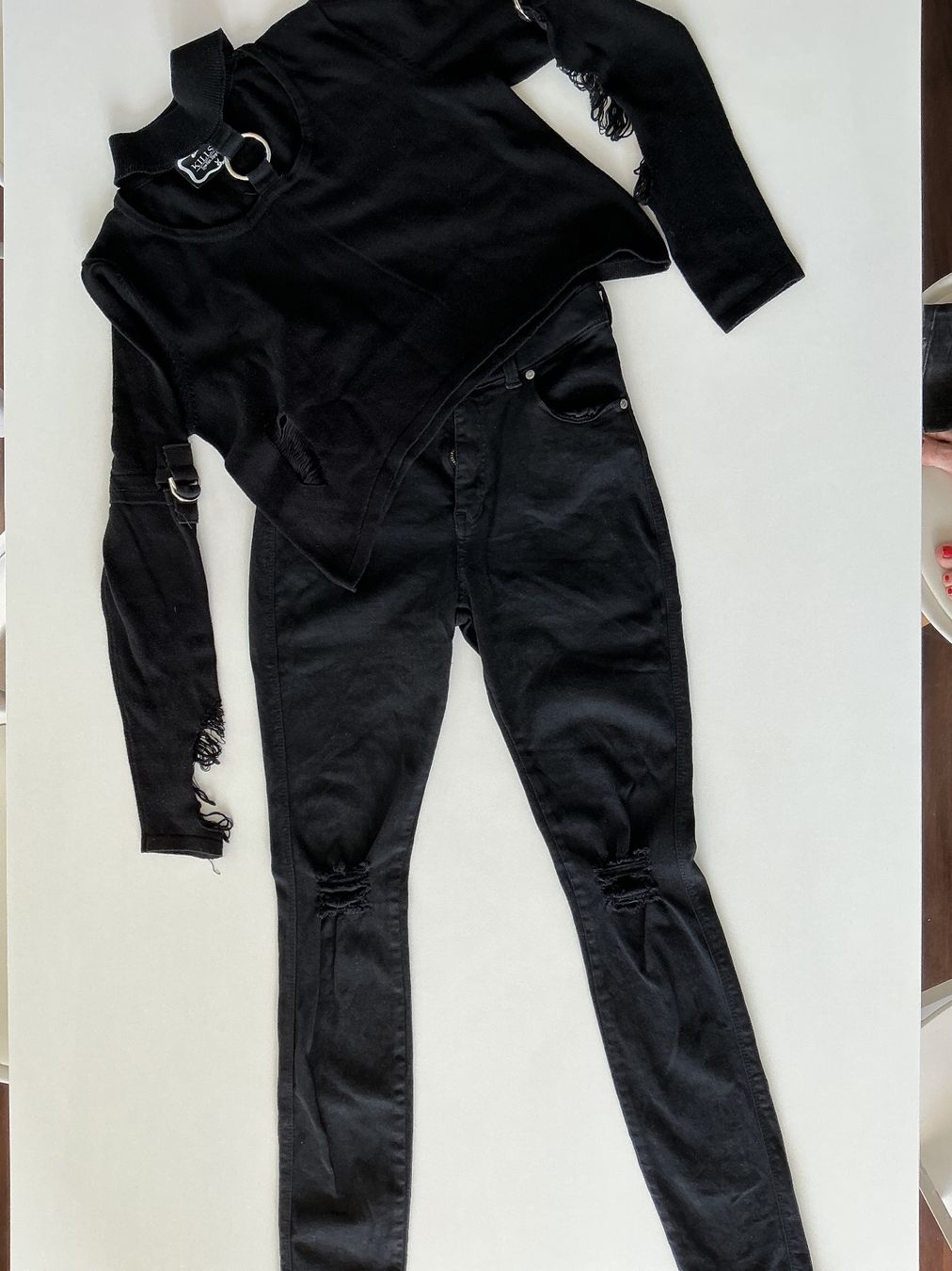 Killstar Lotti di vestiti: Jeans von DR.DENIMJEANSMAKERS UND KILLSTAR-PULLI – Usato da Triesen venduto da boston7