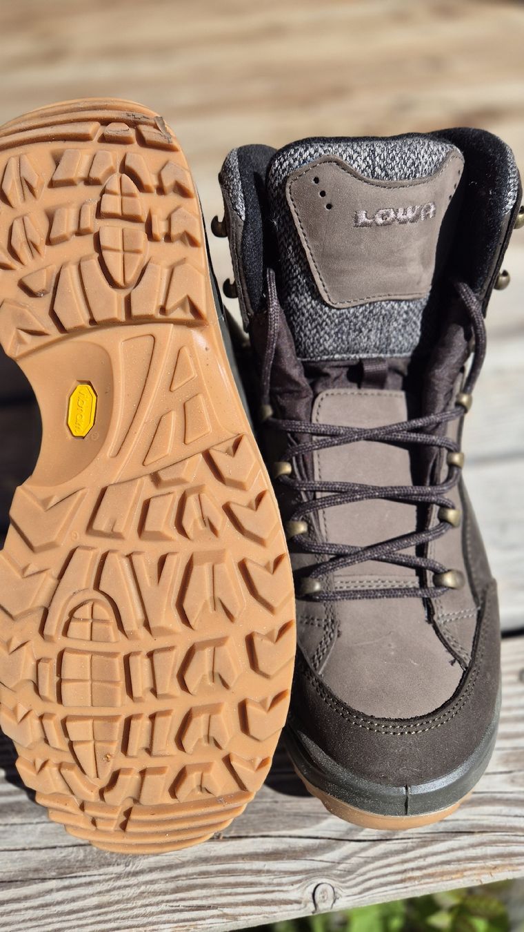Lowa Scarpe da uomo: LOWA Wanderschuh Neu – Nuovo (secondo la descrizione) da Waltensburg/Vuorz venduto da Sit4 1