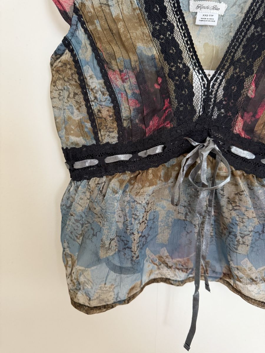 Urban Outfitters Tops: Blouse Top – Neu und originalverpackt aus Zürich von jul_5t9s 4