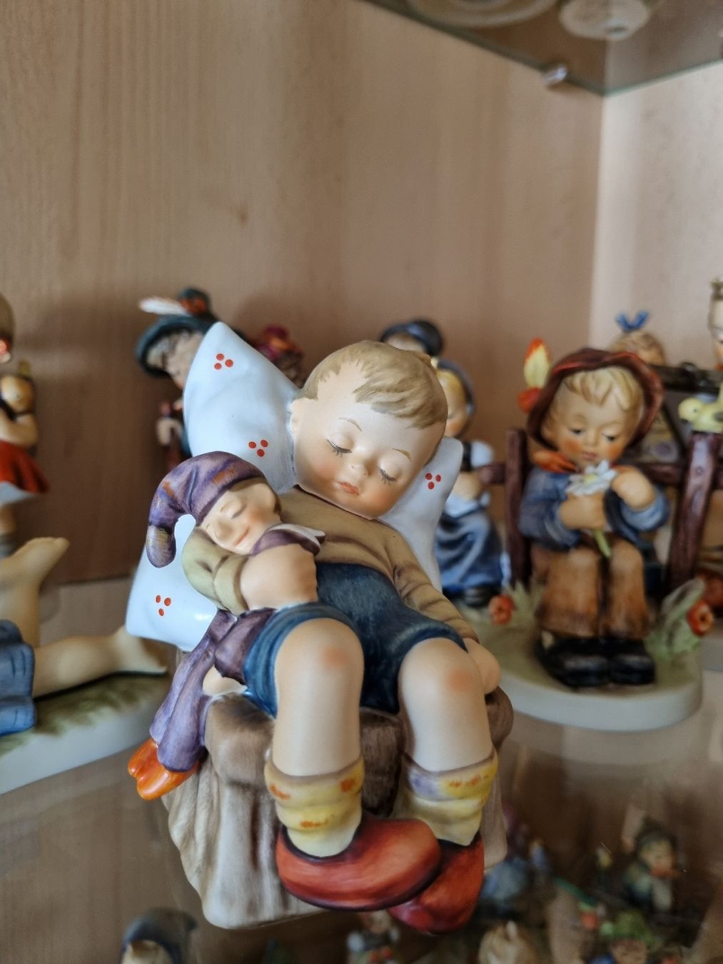 Hummel Figurines: Grosse Hummelsammlung – D'occasion à reitnau par Oktober4 1