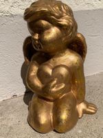 Goldener Engel mit Herz, liebevolle Dekoration für dich!