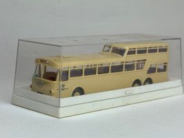 GB- Brekina Büssing 1 1/2 Decker beige