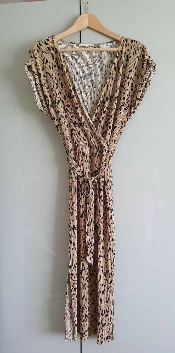 Kleider: GARCIA Kleid in Beige, XS – Neu (gemäss Beschreibung) aus Unterentfelden von LookoutMt