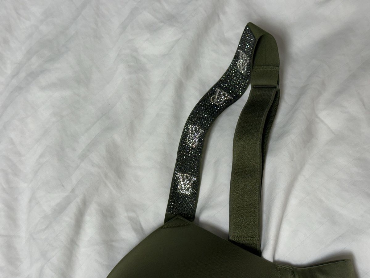 Victoria's Secret Autres dessous: Victoria Secret Bombshell Smooth Push-Up Bra – Neuf (Voir description) à Sempach par adnil12 1