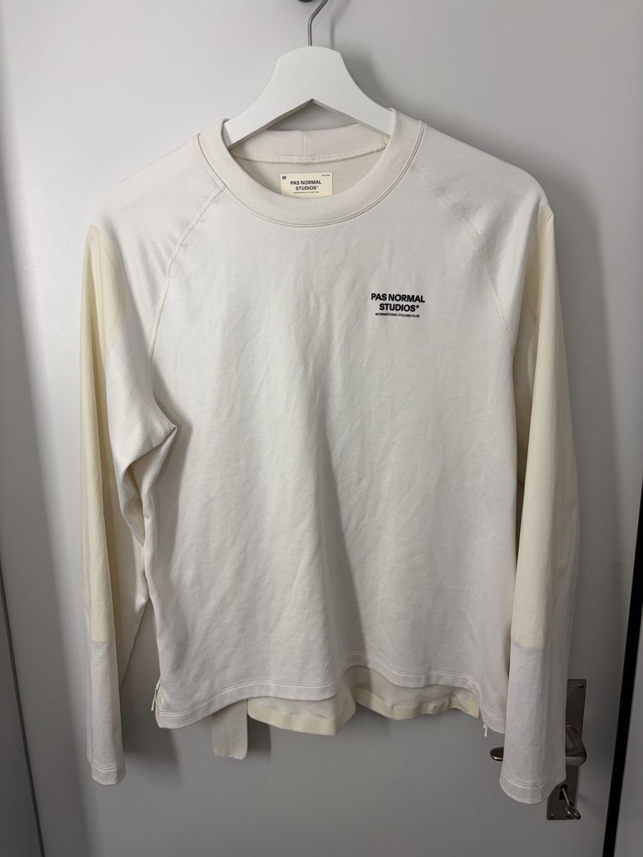 T-shirts: PNS Escapism Technical LS T-shirt – D'occasion à Zürich par yidan.fischer
