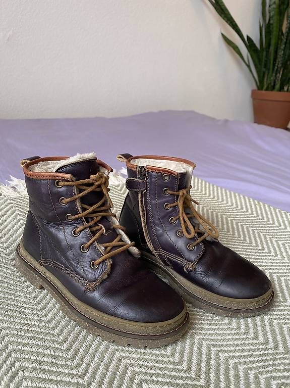 Scarpe per ragazzi: Ocra Boots mit Lammfellfütterung gr.28 – Usato da Zürich venduto da Nin_1543c