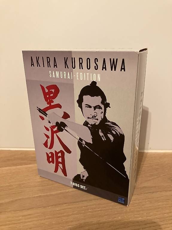 Tous les DVDs: Akira Kurosawa  Samurai Edition | 7-DVD-Box mit Schuber  – D'occasion à Spiegel b. Bern par Anthonius