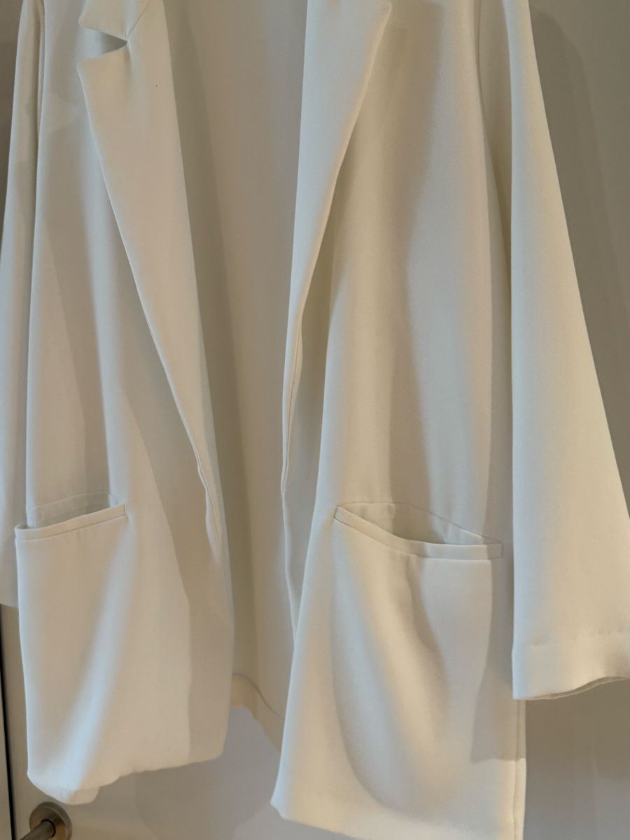 Mango Giacche: Mango Blazer/Jacke, Crème-Weiss, Grösse M – Usato da Volketswil venduto da habibeoez 2