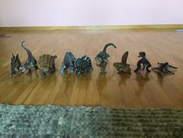 Dinosaurier Spielzeug Figuren Set 9 Stück gebraucht